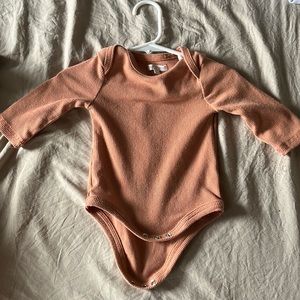 UNISEX BABY ONESIE AND PANTS